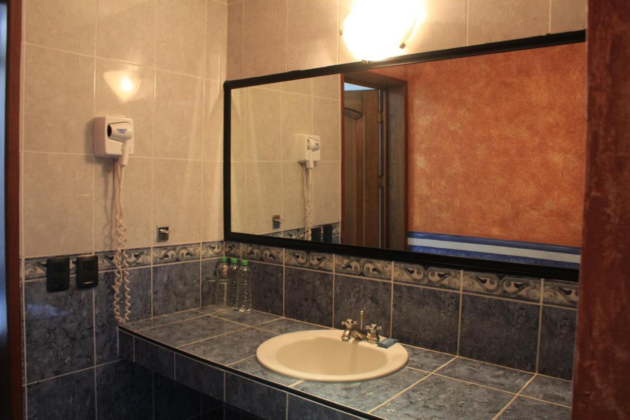 Hotel Meson Del Puente Acambaro Luaran gambar