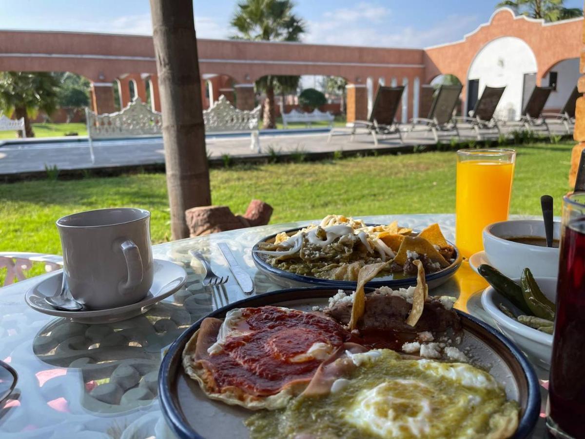 Hotel Meson Del Puente Acambaro Luaran gambar